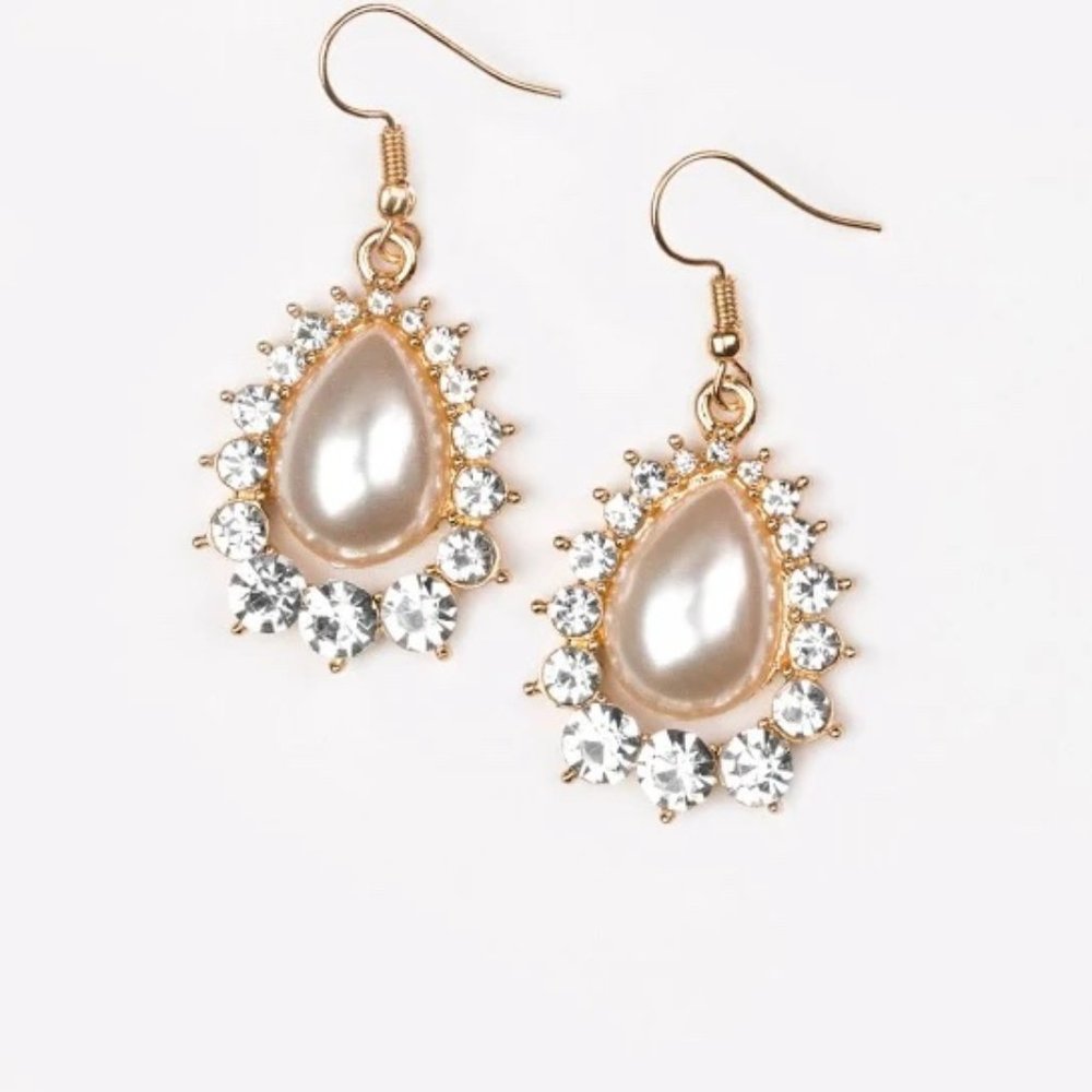 Paparazzi Regal Renewal Gold Earrings